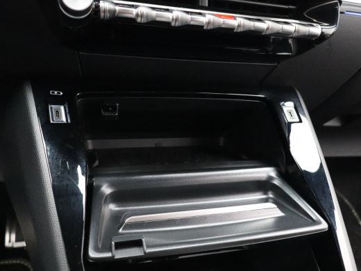 Peugeot 2008 1.2 Hybrid 145 GT | Camera Voor en Achter | Drive Assist | Adaptieve Cruise Control | Parkeersens... ActivLease financial lease