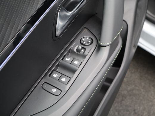 Peugeot 2008 1.2 Hybrid 145 GT | Camera Voor en Achter | Drive Assist | Adaptieve Cruise Control | Parkeersens... ActivLease financial lease