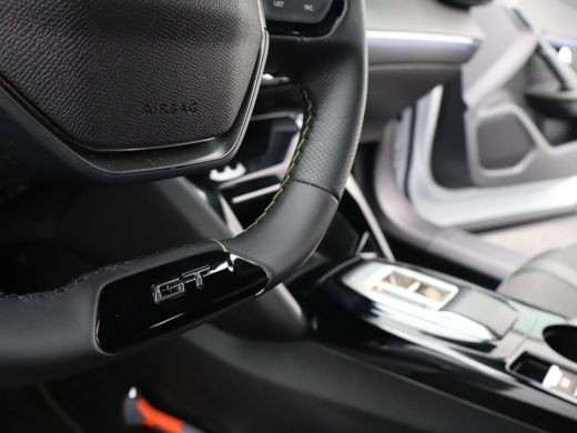 Peugeot 2008 1.2 Hybrid 145 GT | Camera Voor en Achter | Drive Assist | Adaptieve Cruise Control | Parkeersens... ActivLease financial lease