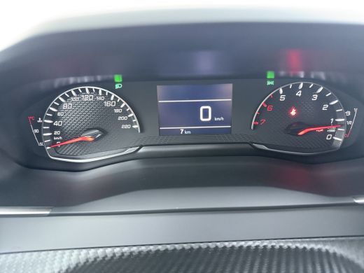 Peugeot 2008 | Demo Deal | Business | 10" HD-touchscreen met PEUGEOT i-Connect&reg; Advanced Navigatie | Donkere h... ActivLease financial lease