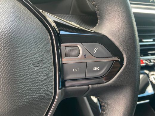 Peugeot 208 1.2 PureTech Allure Pack Airco | Camera | Cruise Control | DAB | Keyless | LMV 16" | Navi | PDC A... ActivLease financial lease
