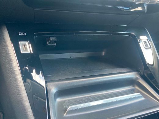 Peugeot 208 1.2 PureTech Allure Pack Airco | Camera | Cruise Control | DAB | Keyless | LMV 16" | Navi | PDC A... ActivLease financial lease