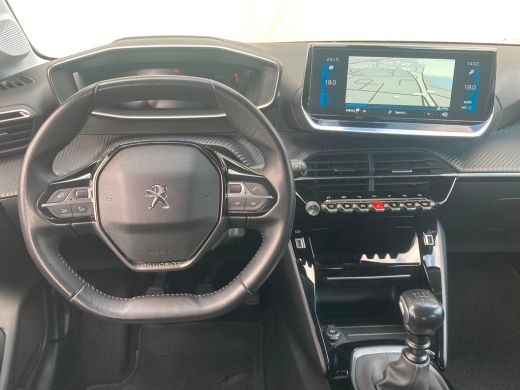 Peugeot 208 1.2 PureTech Allure Pack Airco | Camera | Cruise Control | DAB | Keyless | LMV 16" | Navi | PDC A... ActivLease financial lease