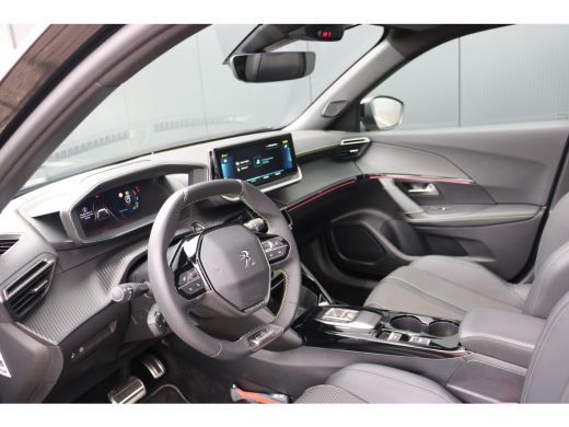 Peugeot e-2008 EV GT 50 kWh | Panorama schuif-/kanteldak | Voorstoelen verwarmd | Navi | Camera | Keyless entry/... ActivLease financial lease