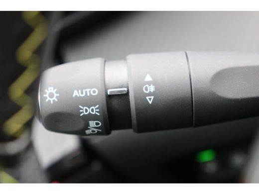 Peugeot e-2008 EV GT 50 kWh | Panorama schuif-/kanteldak | Voorstoelen verwarmd | Navi | Camera | Keyless entry/... ActivLease financial lease