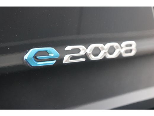 Peugeot e-2008 EV GT 50 kWh | Panorama schuif-/kanteldak | Voorstoelen verwarmd | Navi | Camera | Keyless entry/... ActivLease financial lease