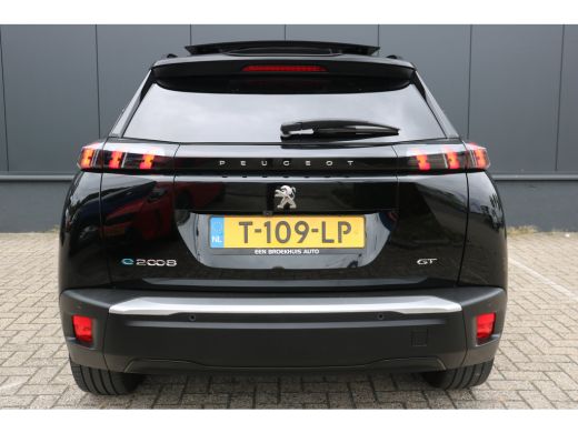 Peugeot e-2008 EV GT 50 kWh | Panorama schuif-/kanteldak | Voorstoelen verwarmd | Navi | Camera | Keyless entry/... ActivLease financial lease