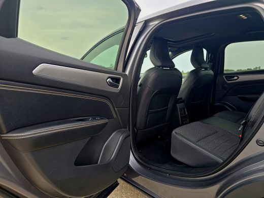 Renault Arkana 1.3 TCe - 140 Pk - AUTOMAAT - Panoramadak - ParkeerCamera ActivLease financial lease