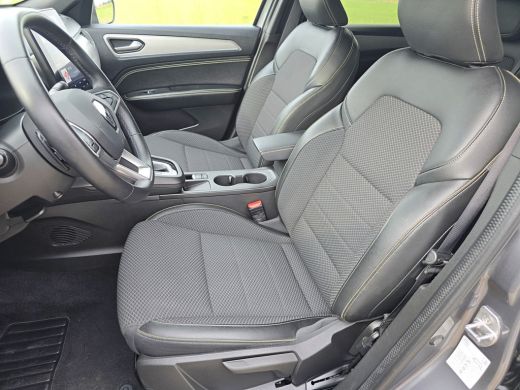 Renault Arkana 1.3 TCe - 140 Pk - AUTOMAAT - Panoramadak - ParkeerCamera ActivLease financial lease