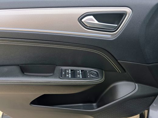 Renault Arkana 1.3 TCe - 140 Pk - AUTOMAAT - Panoramadak - ParkeerCamera ActivLease financial lease