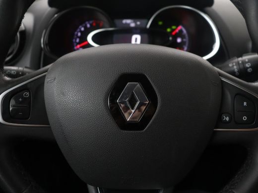Renault Clio 0.9 TCe Limited | Cruise control | Park assist | Bluetooth | Navigatie | DAB | Getint glas | Full... ActivLease financial lease