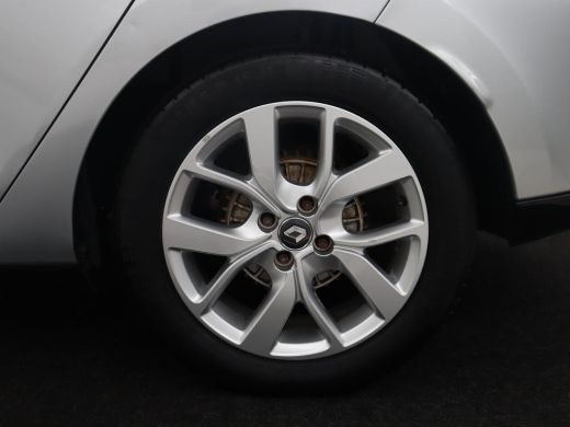 Renault Clio 0.9 TCe Limited | Cruise control | Park assist | Bluetooth | Navigatie | DAB | Getint glas | Full... ActivLease financial lease
