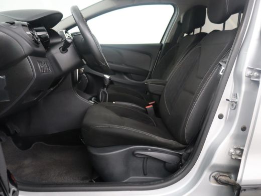 Renault Clio 0.9 TCe Limited | Cruise control | Park assist | Bluetooth | Navigatie | DAB | Getint glas | Full... ActivLease financial lease