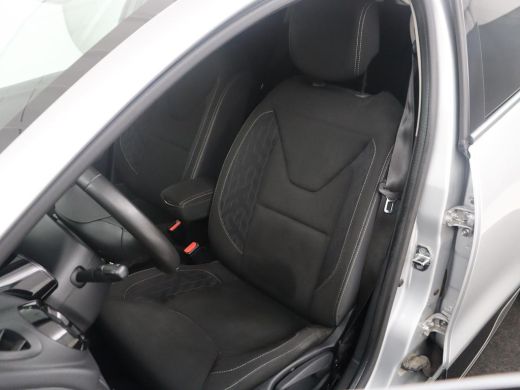 Renault Clio 0.9 TCe Limited | Cruise control | Park assist | Bluetooth | Navigatie | DAB | Getint glas | Full... ActivLease financial lease