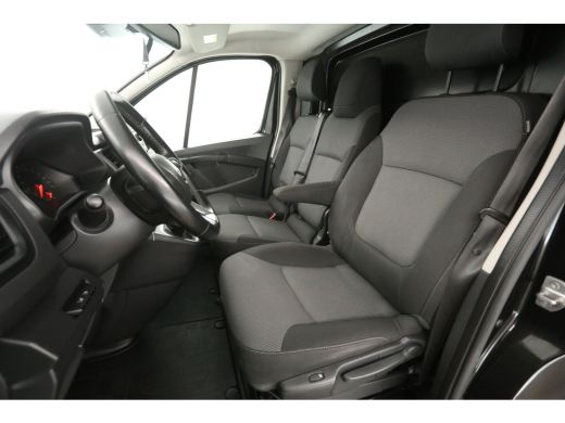 Renault Trafic 2.0 Blue dCi 150pk T30 L2H1 | Automaat | Airco | Cruise | Camera | 3 Zits | Trekhaak | 2xSchuifdeur ActivLease financial lease
