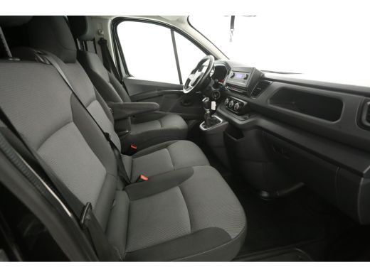 Renault Trafic 2.0 Blue dCi 150pk T30 L2H1 | Automaat | Airco | Cruise | Camera | 3 Zits | Trekhaak | 2xSchuifdeur ActivLease financial lease
