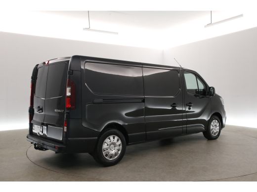 Renault Trafic 2.0 Blue dCi 150pk T30 L2H1 | Automaat | Airco | Cruise | Camera | 3 Zits | Trekhaak | 2xSchuifdeur ActivLease financial lease