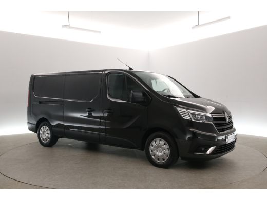 Renault Trafic 2.0 Blue dCi 150pk T30 L2H1 | Automaat | Airco | Cruise | Camera | 3 Zits | Trekhaak | 2xSchuifdeur ActivLease financial lease