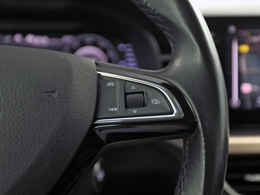 Skoda Scala 1.0 TSI Sport Automaat (VIRTUAL COCKPIT, APPLE CARPLAY, GROOT NAVI, CLIMATE, STOELVERWARMING, SPO... ActivLease financial lease