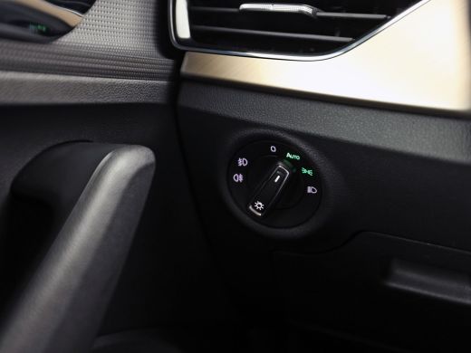 Skoda Scala 1.0 TSI Sport Automaat (VIRTUAL COCKPIT, APPLE CARPLAY, GROOT NAVI, CLIMATE, STOELVERWARMING, SPO... ActivLease financial lease