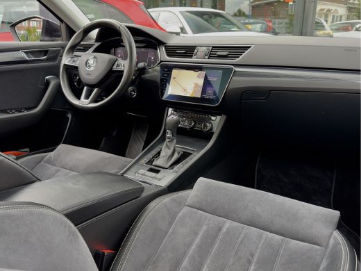 Skoda Superb Combi 1.5 TSI ACT AUT7 EDITION PANODAK LEDER NAVI CAMERA DIGI-DASH APPLE-CARPLAY LED LMV PDC ActivLease financial lease