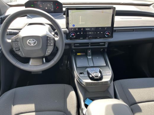 Toyota C-HR+ First Edition 77 kWh | Platinum pearl white | 20 inch LM-velgen | Nieuw uit voorraad leverbaar | ActivLease financial lease