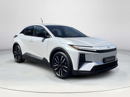 Toyota C-HR+ First Edition 77 kWh | Platinum pearl white | 20 inch LM-velgen | Nieuw uit voorraad leverbaar | ActivLease financial lease