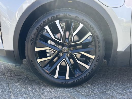 Toyota C-HR+ First Edition 77 kWh | Platinum pearl white | 20 inch LM-velgen | Nieuw uit voorraad leverbaar | ActivLease financial lease