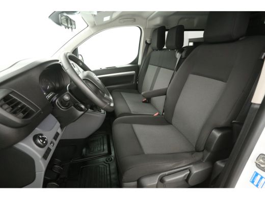 Toyota ProAce 2.0 D-4D Navigator Long L3H1 | DC | 6 Zits | Airco | Cruise | Trekhaak | Parkeersens. ActivLease financial lease