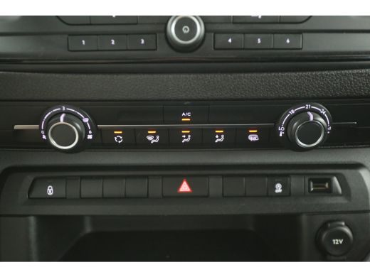 Toyota ProAce 2.0 D-4D Navigator Long L3H1 | DC | 6 Zits | Airco | Cruise | Trekhaak | Parkeersens. ActivLease financial lease