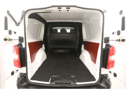 Toyota ProAce 2.0 D-4D Navigator Long L3H1 | DC | 6 Zits | Airco | Cruise | Trekhaak | Parkeersens. ActivLease financial lease