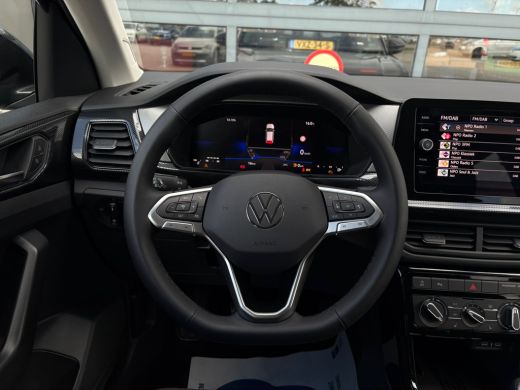 Volkswagen T-Cross Life Edition | 'App-Connect' draadloze smartphone integratie | Achterlichten LED | Afstandscontro... ActivLease financial lease