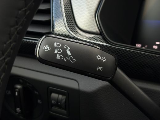 Volkswagen T-Cross Life Edition | 'App-Connect' draadloze smartphone integratie | Achterlichten LED | Afstandscontro... ActivLease financial lease