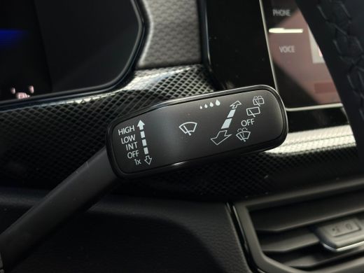 Volkswagen T-Cross Life Edition | 'App-Connect' draadloze smartphone integratie | Achterlichten LED | Afstandscontro... ActivLease financial lease