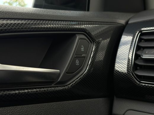 Volkswagen T-Cross Life Edition | 'App-Connect' draadloze smartphone integratie | Achterlichten LED | Afstandscontro... ActivLease financial lease