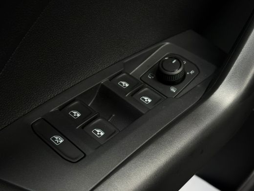Volkswagen T-Cross Life Edition | 'App-Connect' draadloze smartphone integratie | Achterlichten LED | Afstandscontro... ActivLease financial lease