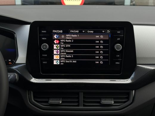 Volkswagen T-Cross Life Edition | 'App-Connect' draadloze smartphone integratie | Achterlichten LED | Afstandscontro... ActivLease financial lease