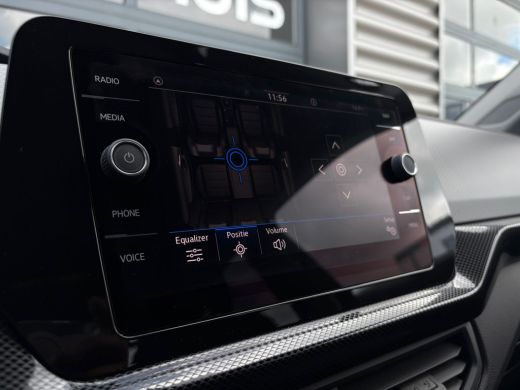 Volkswagen T-Cross Life Edition | 'App-Connect' draadloze smartphone integratie | Achterlichten LED | Afstandscontro... ActivLease financial lease