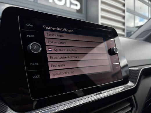 Volkswagen T-Cross Life Edition | 'App-Connect' draadloze smartphone integratie | Achterlichten LED | Afstandscontro... ActivLease financial lease