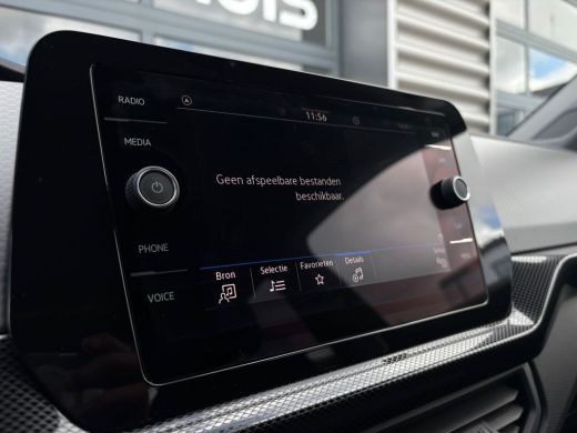 Volkswagen T-Cross Life Edition | 'App-Connect' draadloze smartphone integratie | Achterlichten LED | Afstandscontro... ActivLease financial lease