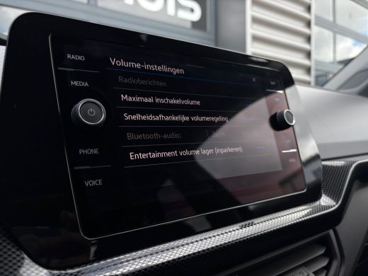 Volkswagen T-Cross Life Edition | 'App-Connect' draadloze smartphone integratie | Achterlichten LED | Afstandscontro... ActivLease financial lease