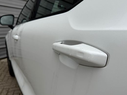 Volvo  EX40 252PK Extended Range 82 kWh Plus | Trekhaak | Climate Pack | 19" all season | BLIS ActivLease financial lease