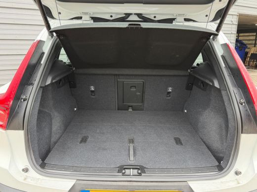 Volvo  EX40 252PK Extended Range 82 kWh Plus | Trekhaak | Climate Pack | 19" all season | BLIS ActivLease financial lease