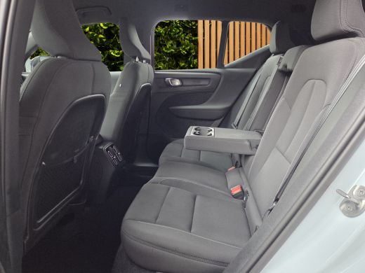 Volvo  EX40 Single Motor Extended Range Plus 82 kWh | Trekhaak | Camera | Stuur/stoelverwarming | Adaptive Cr... ActivLease financial lease