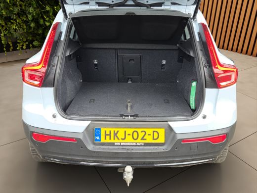Volvo  EX40 Single Motor Extended Range Plus 82 kWh | Trekhaak | Camera | Stuur/stoelverwarming | Adaptive Cr... ActivLease financial lease
