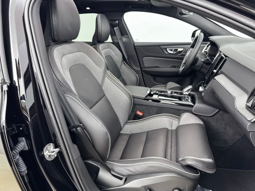 Volvo  V60 T8 Recharge Plus Dark | 18" Allseason | Trekhaak | Panoramadak | Head-Up | 360 Camera | Elektr. v... ActivLease financial lease