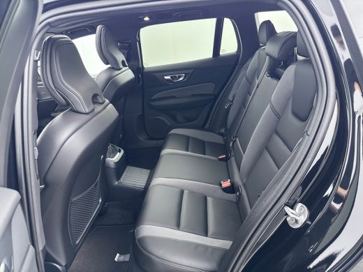 Volvo  V60 T8 Recharge Plus Dark | 18" Allseason | Trekhaak | Panoramadak | Head-Up | 360 Camera | Elektr. v... ActivLease financial lease