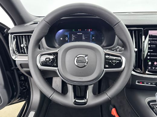 Volvo  V60 T8 Recharge Plus Dark | 18" Allseason | Trekhaak | Panoramadak | Head-Up | 360 Camera | Elektr. v... ActivLease financial lease