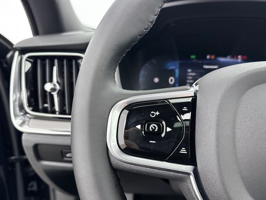 Volvo  V60 T8 Recharge Plus Dark | 18" Allseason | Trekhaak | Panoramadak | Head-Up | 360 Camera | Elektr. v... ActivLease financial lease