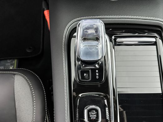 Volvo  V60 T8 Recharge Plus Dark | 18" Allseason | Trekhaak | Panoramadak | Head-Up | 360 Camera | Elektr. v... ActivLease financial lease